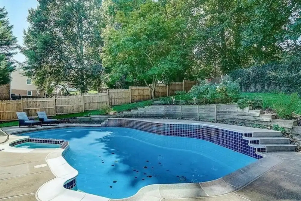 3BR Modern Home w Pool Sunroom National Harbor, Fort Washington
