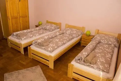 TOLNA VENDéGHáZ