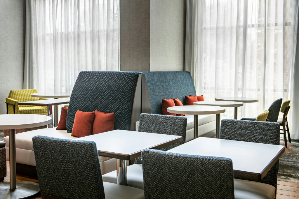 Hampton Inn & Suites West Bend
