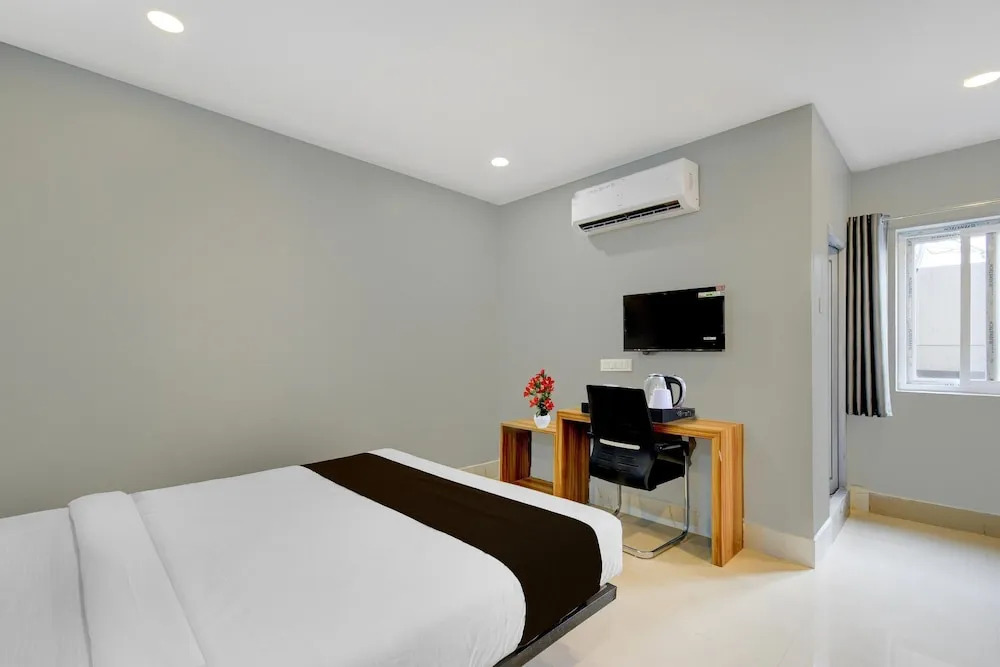 Super Townhouse Cherlapally Bus Terminal