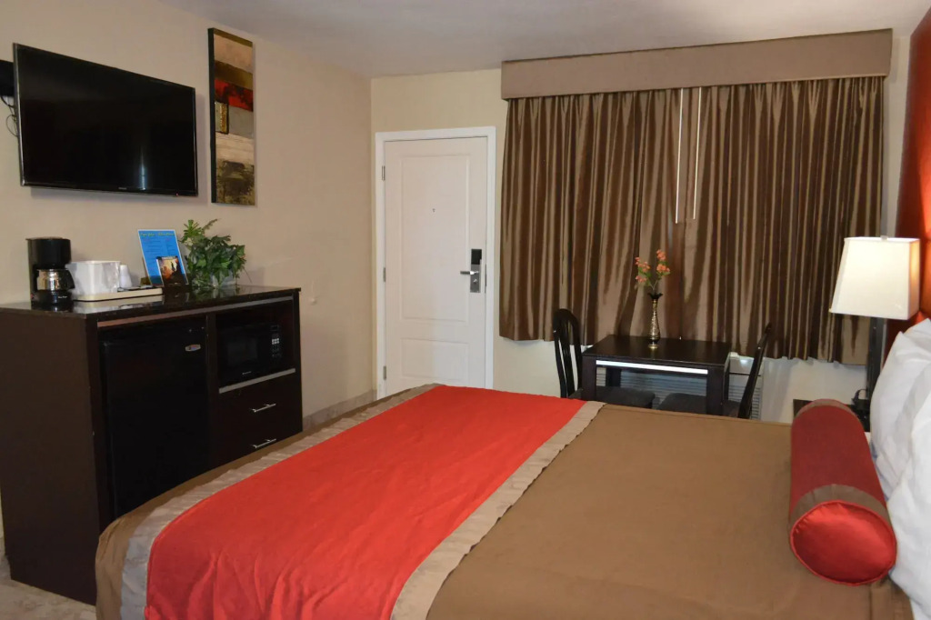 Harbor Inn & Suites Oceanside Marina Camp Pendleton