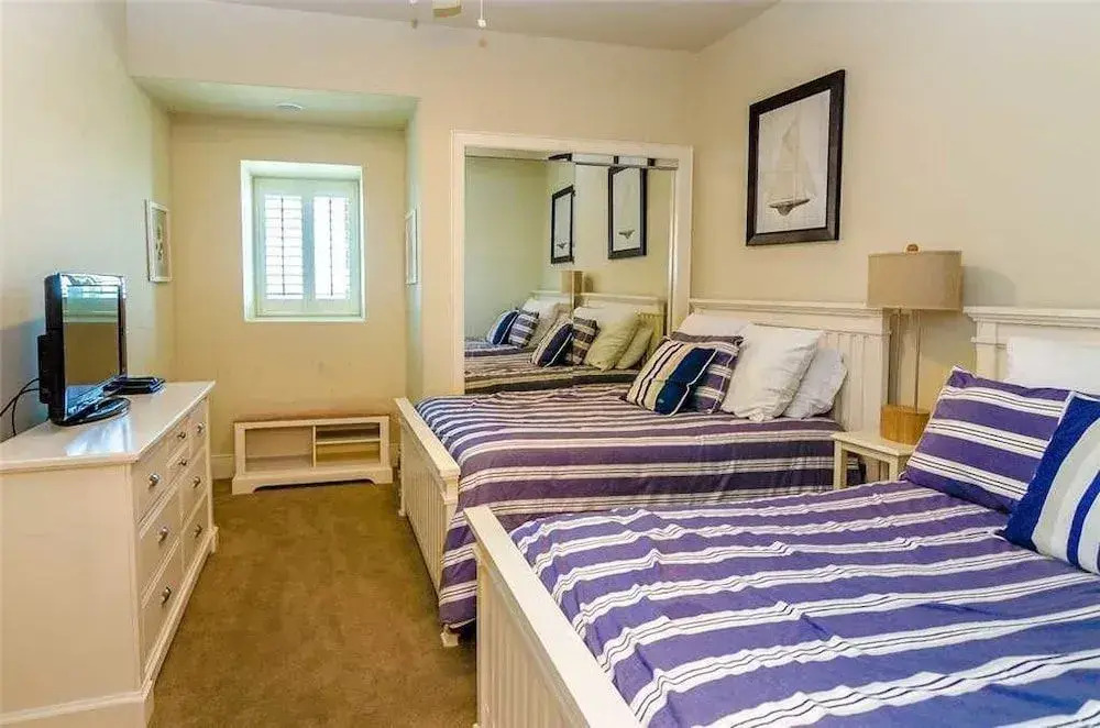 Turquoise Place 2405C - 3 Br condo by RedAwning