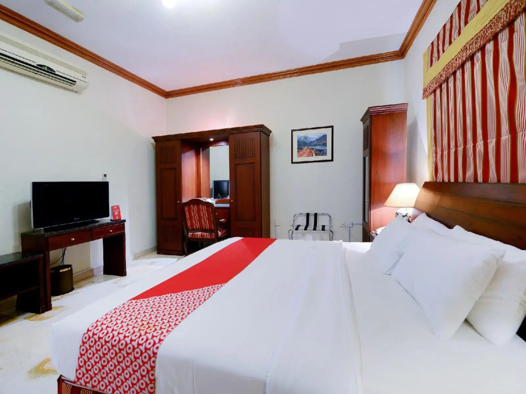 Hotel Golden Oasis