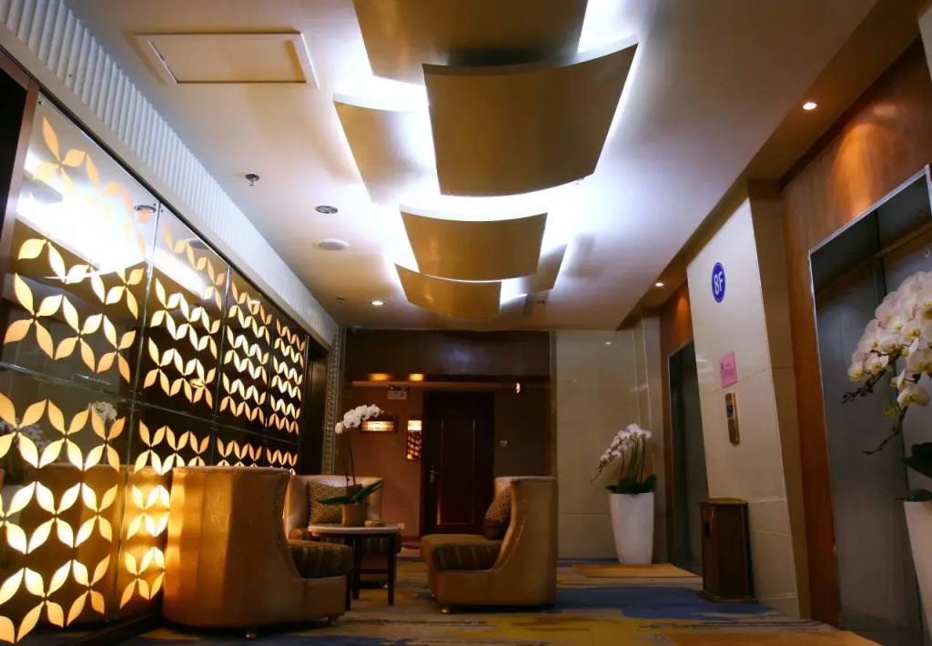 Yiya Sunshine Platinum Hotel