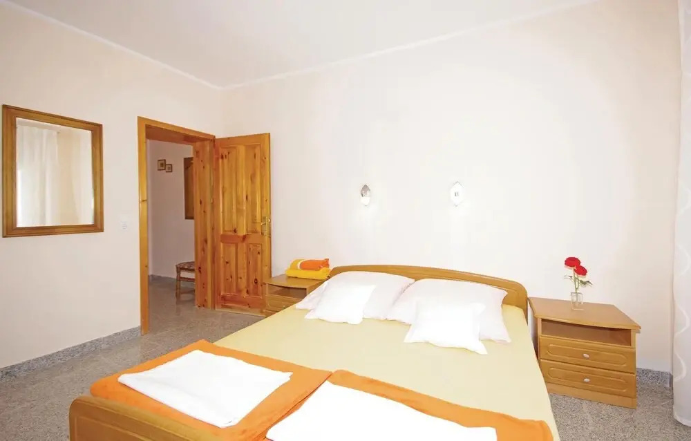 Awesome Home in Makarska With Wifi and 1 Bedrooms