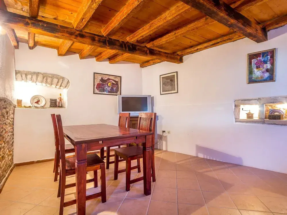 Rustic Holiday Home With Private Pool in the Center of Medulin Near the Beach