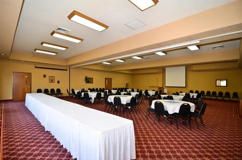 Best Western Sawtooth Inn and Suites