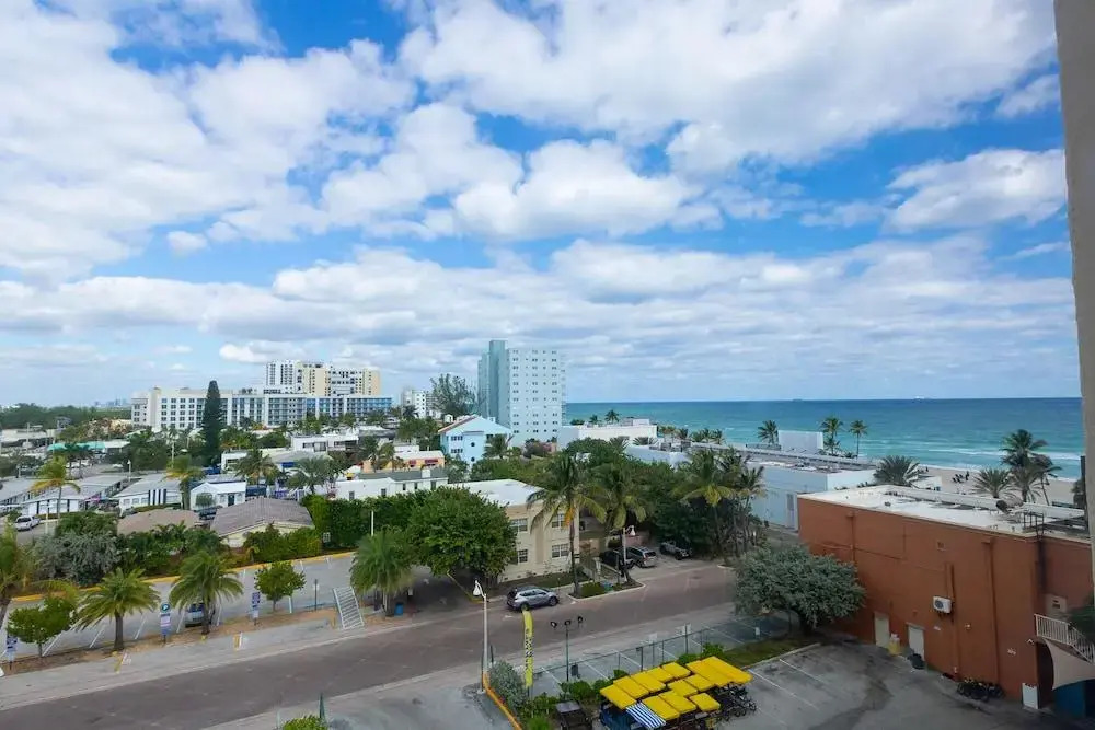 679 City View Hollywood Beach