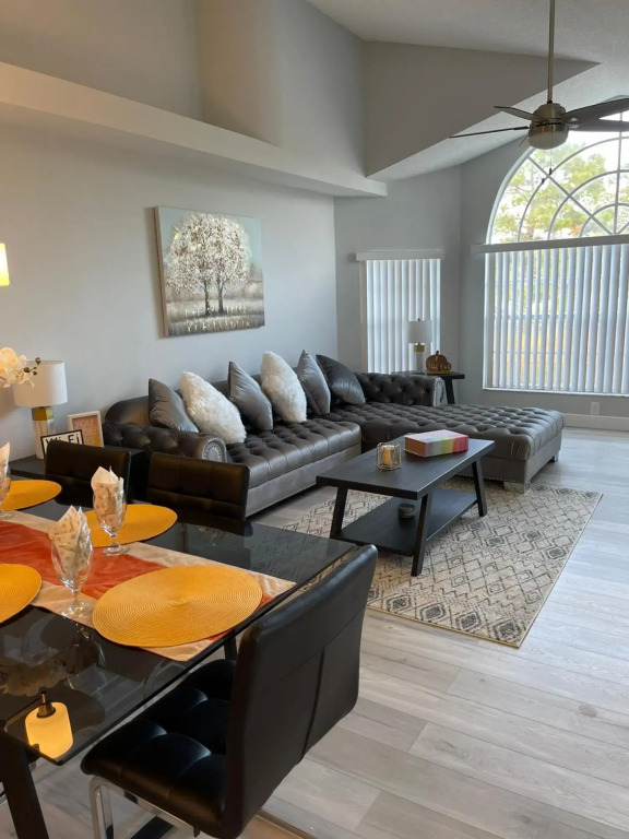 Grand Executive 3BD Condo Apartment Near Disney Parks 4