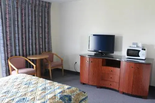 Krystal Penguin Inn