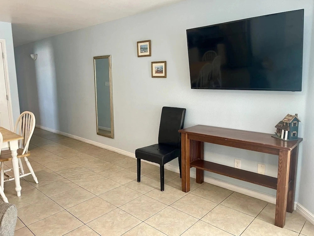 Beachgate Condo Suites And Hotel 526 1 Bedroom Condo