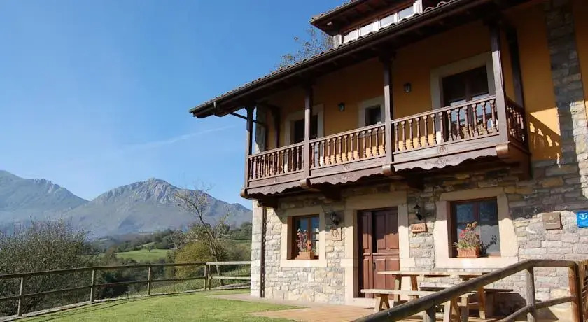 Casas de Aldea Peñanes