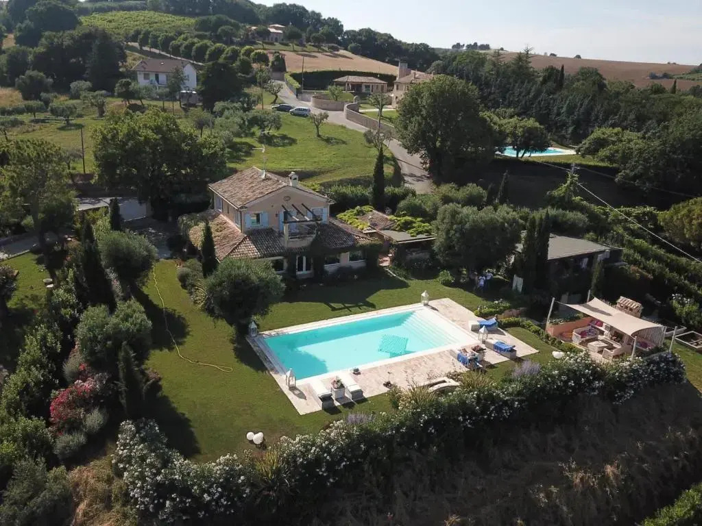 Castel 74