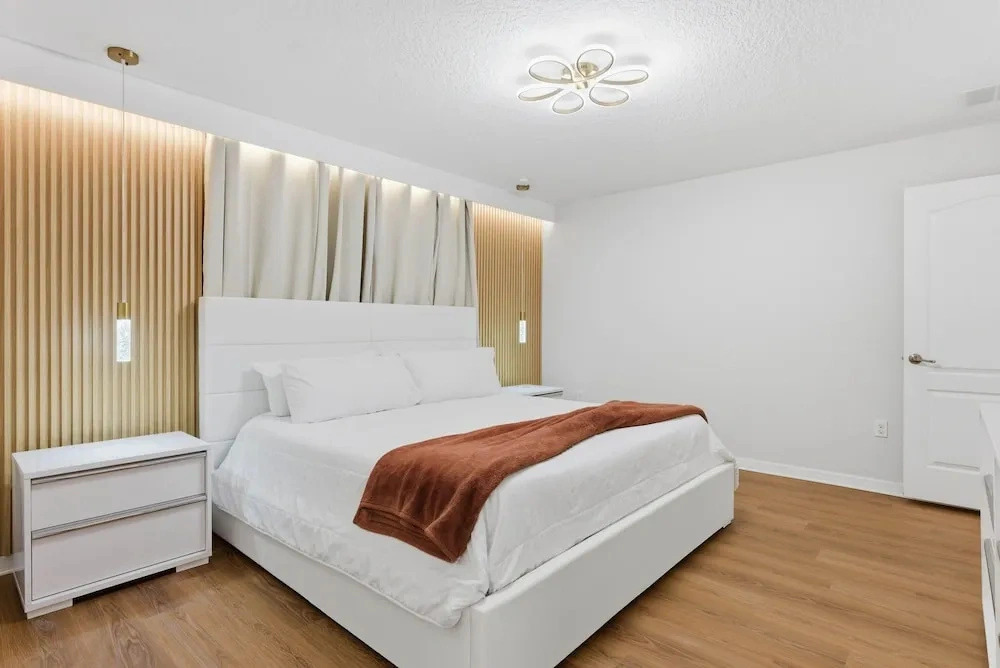 Stylish 4br, Private Pool, Themed Rooms, Sleeps 13