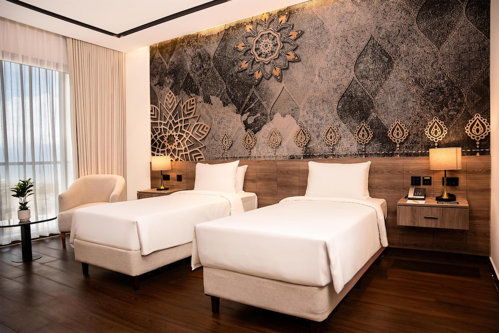 Golden Tulip Muscat The Village
