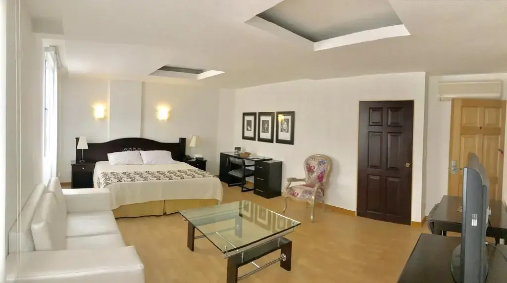 Hotel Bolivar Plaza