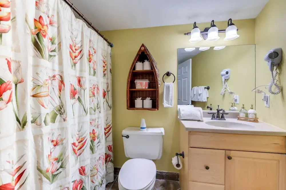 Downtown Gatlinburg Condo w/ Community Pool!