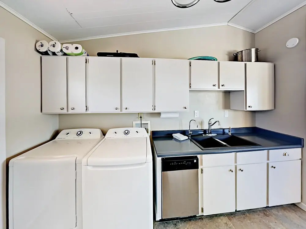 881 N Pacific Street Home 3 Bedrooms 1 Bathroom Home