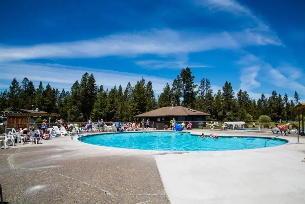 Bend-Sunriver Camping Resort Studio Cabin 8