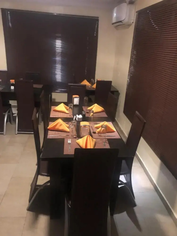 Posh Apartments Bussiness Hotel
