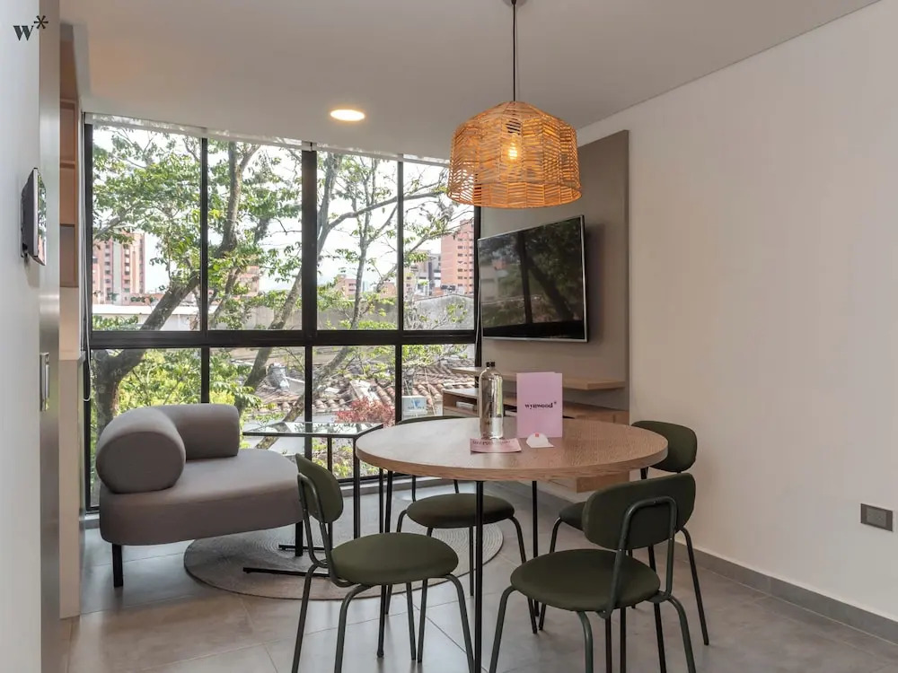 Modern 2BR in Laureles with City Views by Wynwood House
