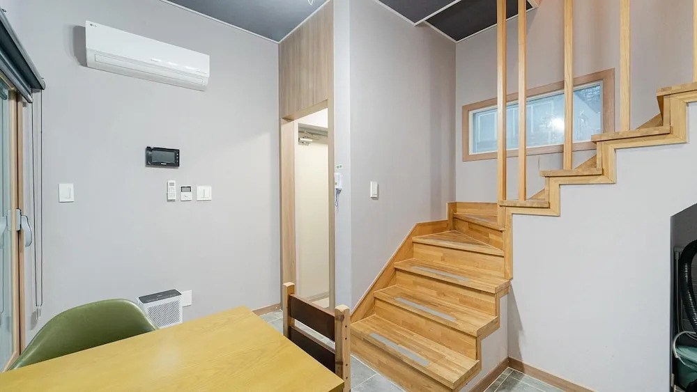 Jeju private aewol