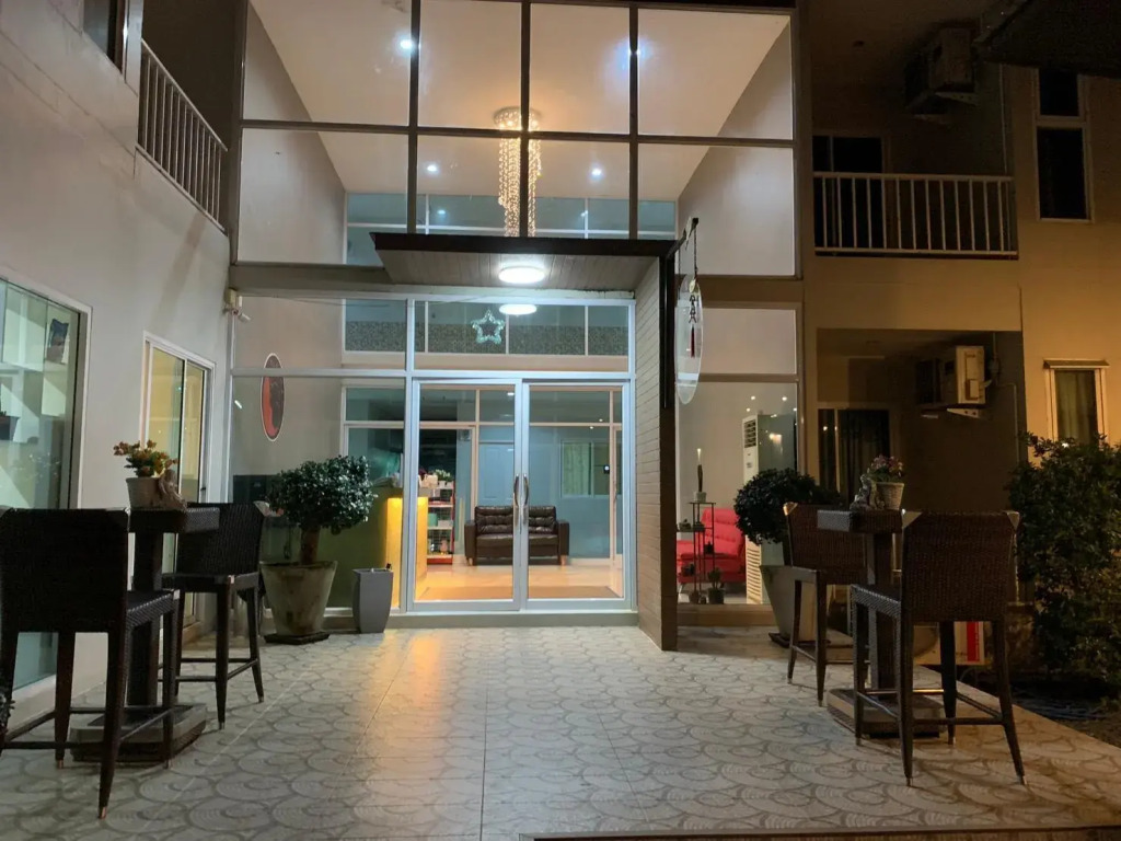 Plychan Hotel