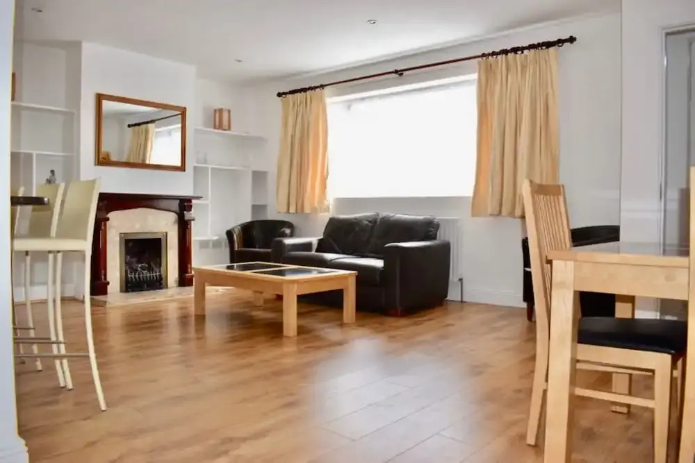 2 Bedroom Home With Parking In Ballsbridge