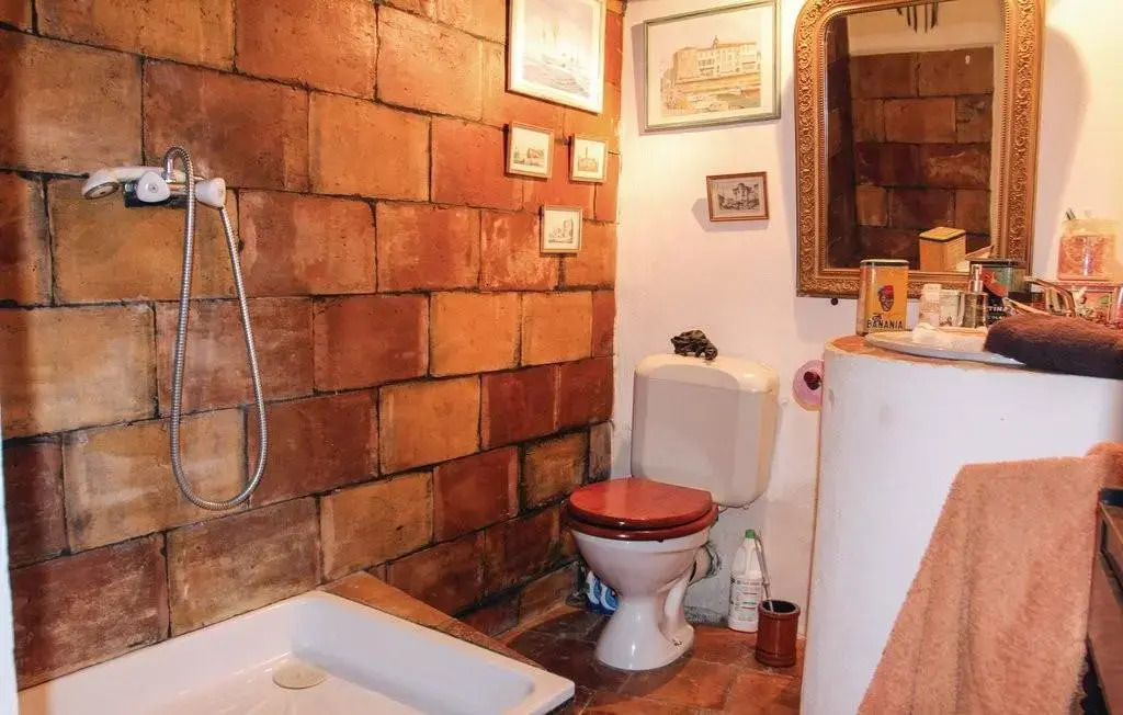 LA CASA DE BOULBON