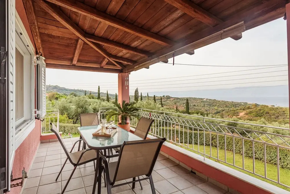 Country House with Panoramic View And Beach Access