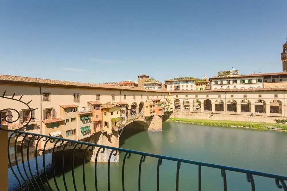 Apartments Florence - Ponte Vecchio Balcony