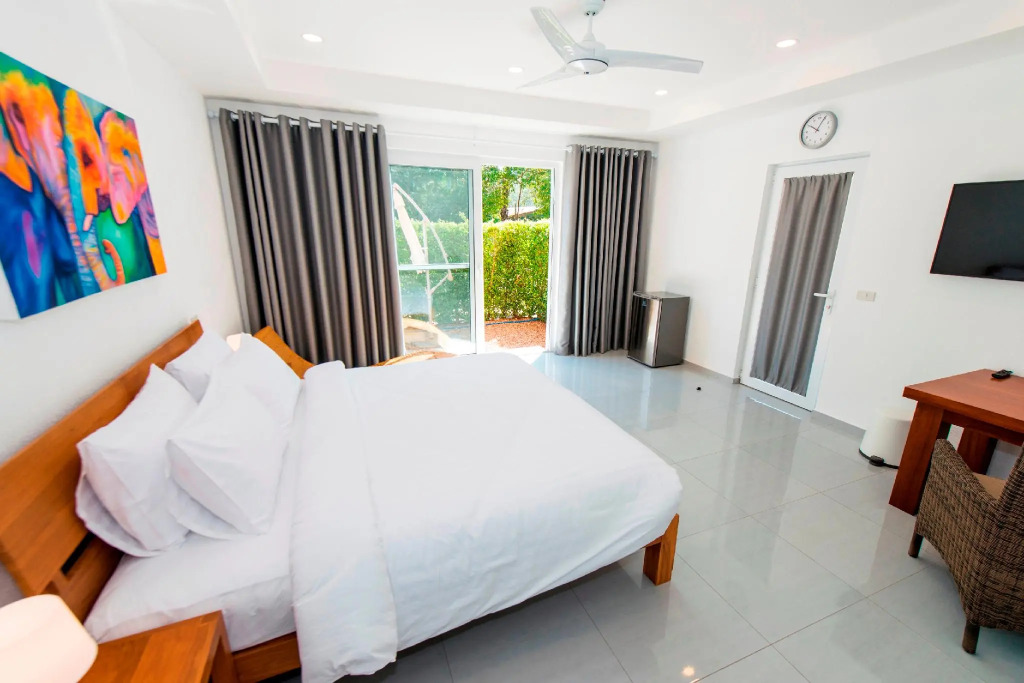 Sunset Emily Villas & Rooms