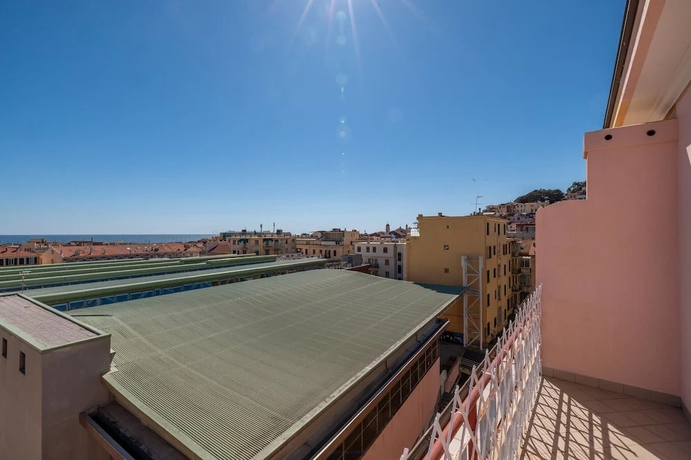 Sea View Central Apartment by Wonderful Italy