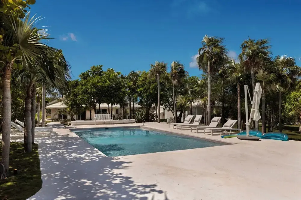 Windermere Paradise: Luxurious Estate With Amenities