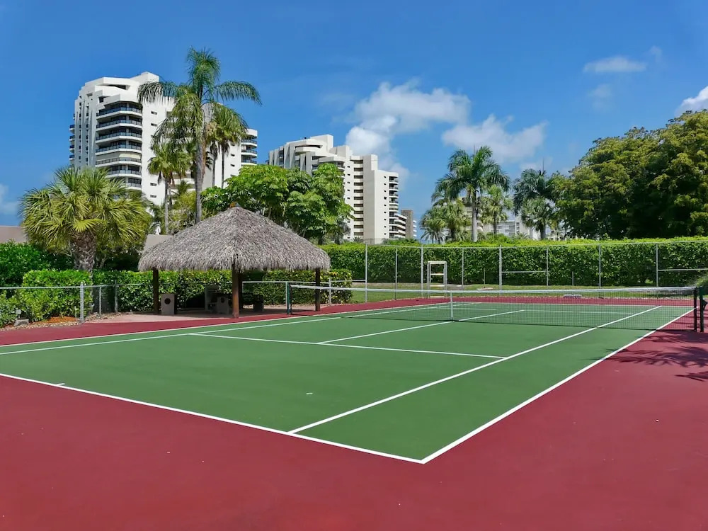 Beachfront Condo With Huge Views/pools/tennis/grills