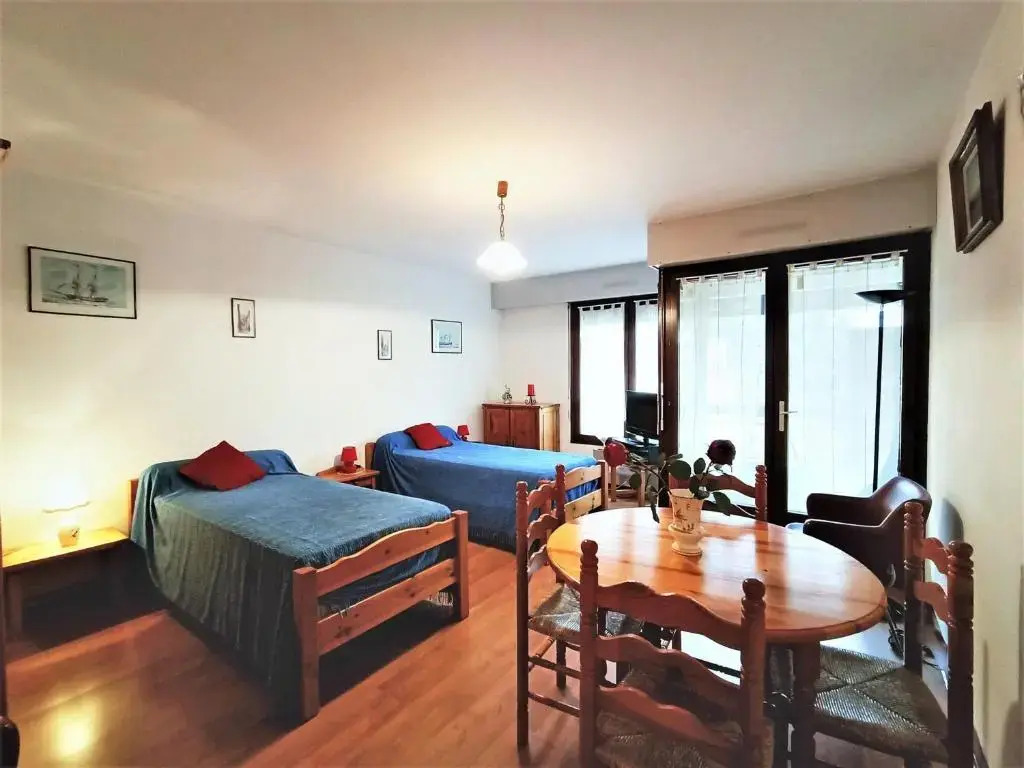 Appartement Aix-les-Bains, 1 pièce, 2 personnes - FR-1-555-1