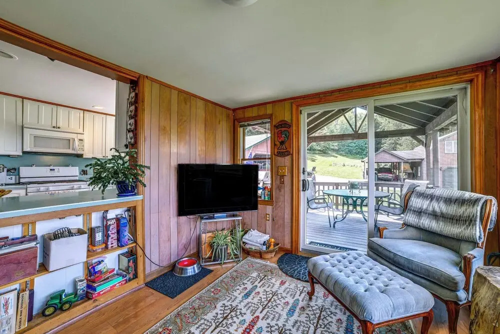 Serene Home w/ Deck, Pond & Mtn Views in Jefferson