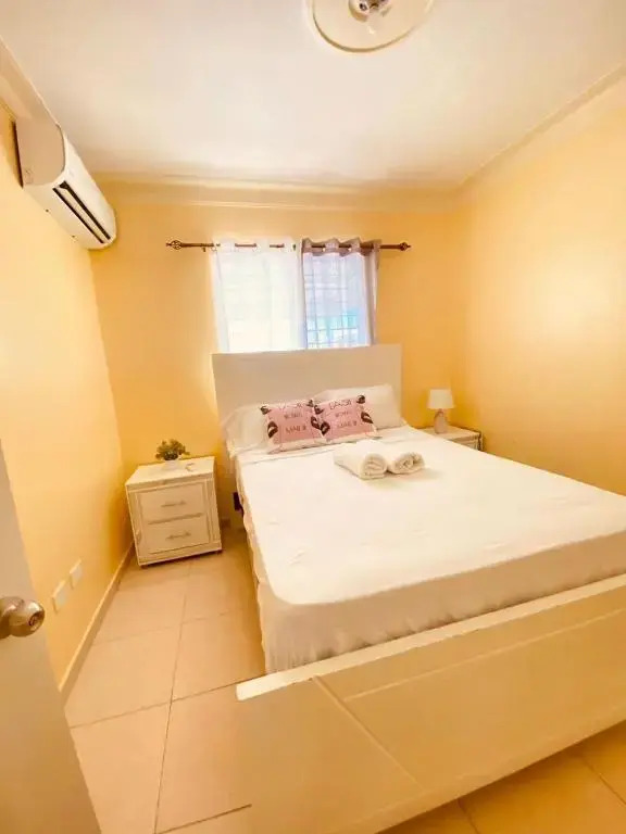 Tres 3-Habitaciones Con Sus Aires Apartamento Amueblado,Zona Tranquila Cerca de Todo SantiagoRD