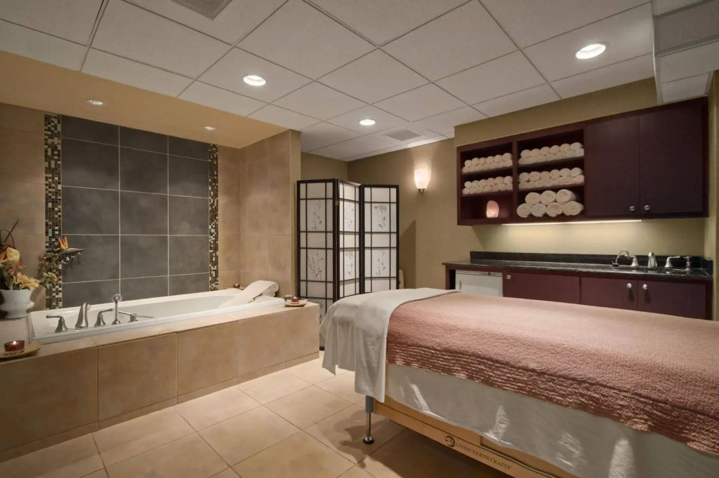 Embassy Suites by Hilton Hampton Convention Center
