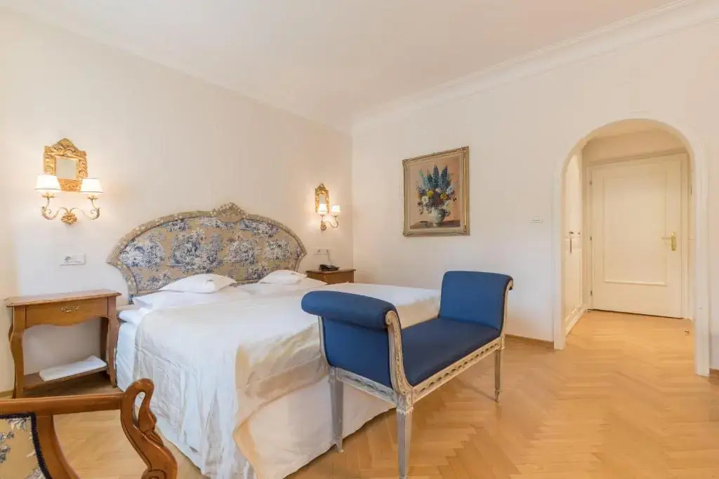 Hotel Elephant