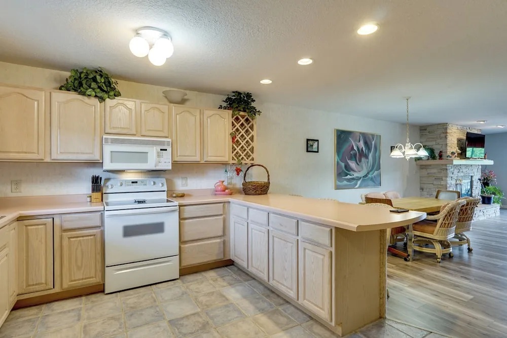 Tranquil Osage Beach Condo w/ Waterfront Decks!