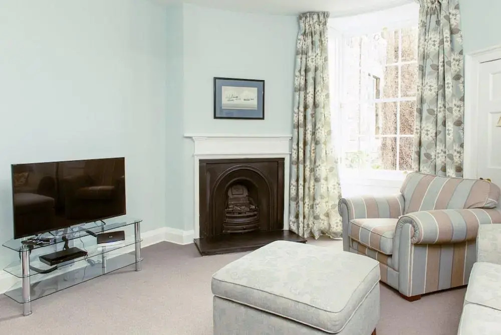 Charming City Centre Flat, Edinburgh