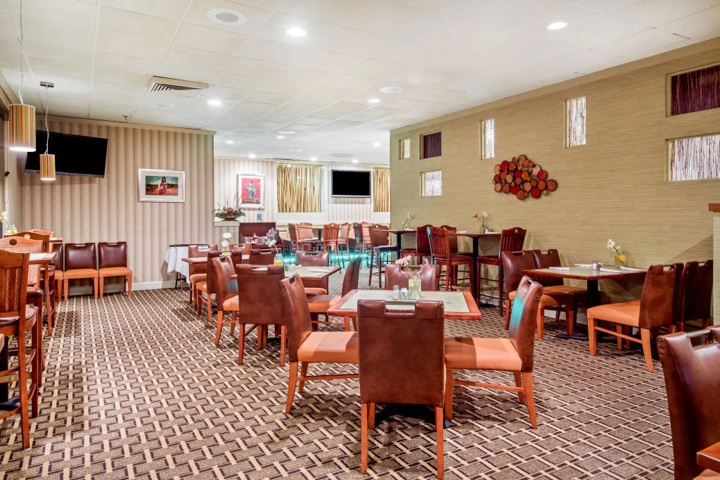 Holiday Inn Roanoke-Tanglewood-Rt 419&I581 by IHG