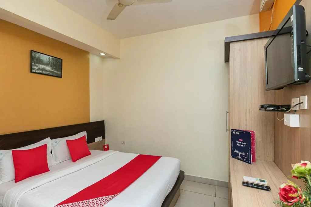Treebo Golden Inn, 700 Mtrs From Promenade Beach