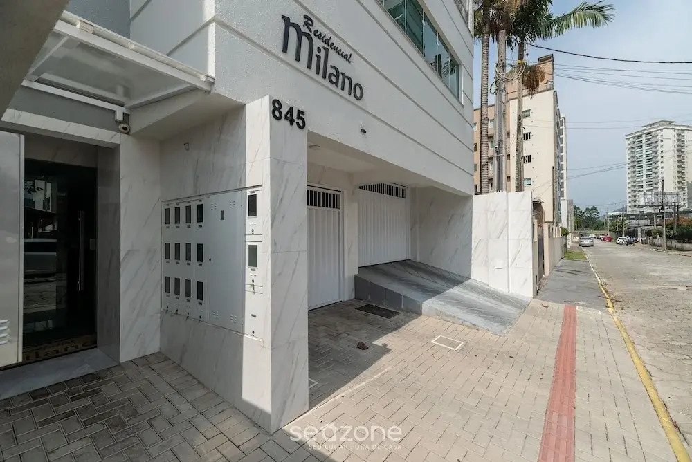 2BR Apt With BBQ in Meia Praia Mlo0601