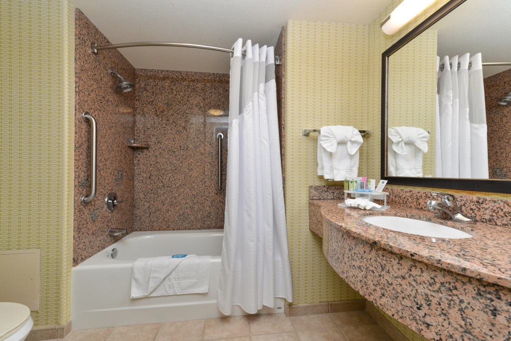 Holiday Inn Express Sacramento Airport Woodland by IHG