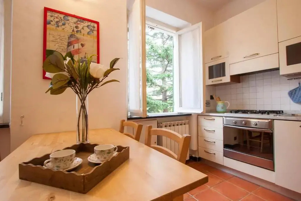 ALTIDO Warm Flat for 4, Located in Quiet Area