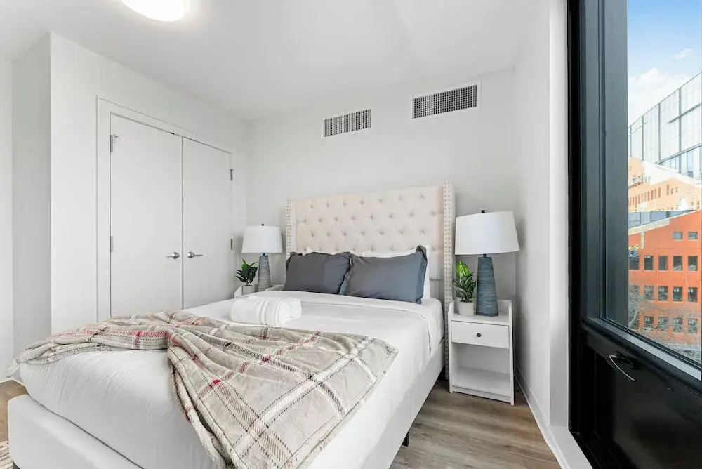 Furnished Luxury Apartment Next to Harvard Stadium