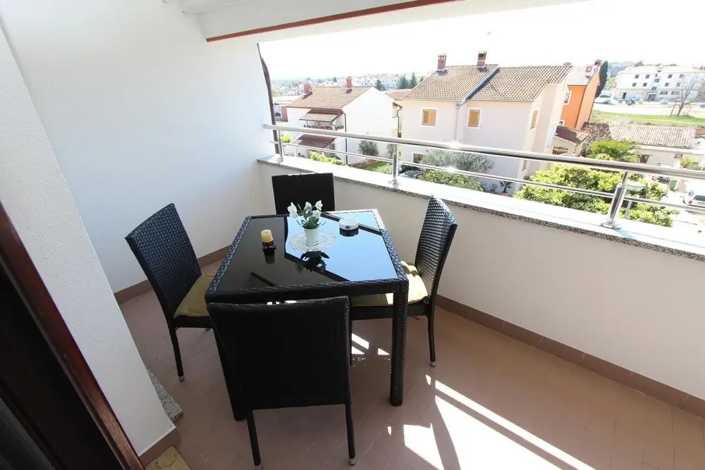 Room and Apartment Lea