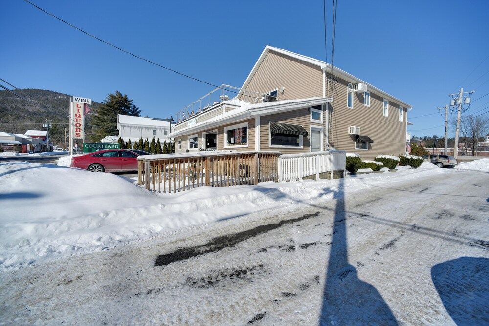 3 Blocks to Lake George Village: Spacious Home